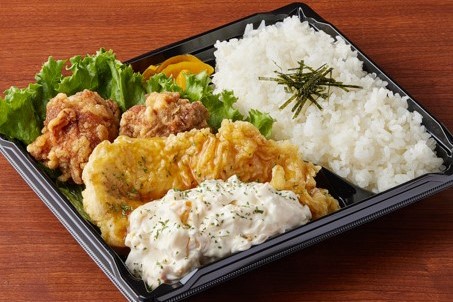 鶏相盛り弁当 880円